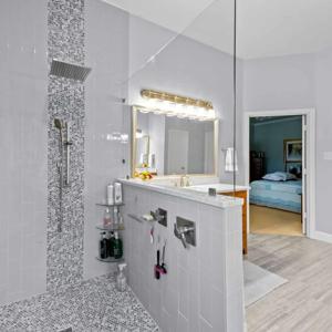 192610-Swan-Elite-Remodeling-18-1-300x300