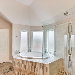 192298-Yegorian-Way-Elite-Remodeling-19-300x300