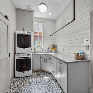 192602-Zalusky-Elite-Remodeling-001-2-300x300