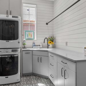 192602-Zalusky-Elite-Remodeling-002-2-300x300