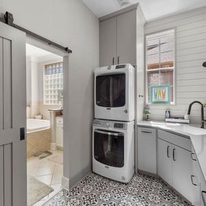 192602-Zalusky-Elite-Remodeling-006-300x300