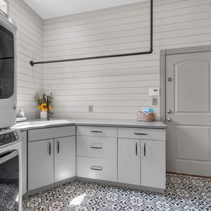 192602-Zalusky-Elite-Remodeling-009-1-300x300