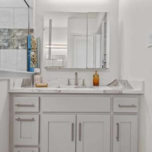 192603-Washburne-Elite-Remodeling-04-300x300