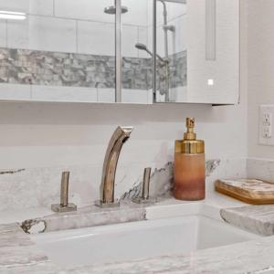 192603-Washburne-Elite-Remodeling-05-1-300x300