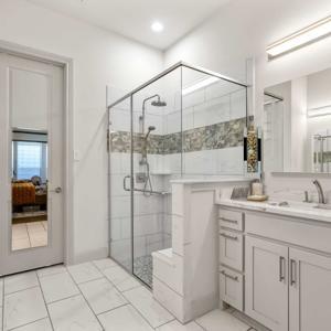 192603-Washburne-Elite-Remodeling-10-1-300x300