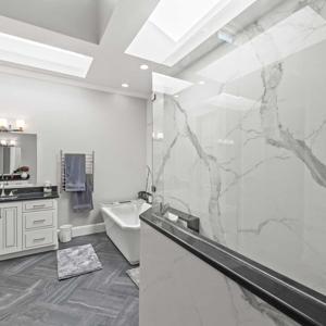 192613-Breakers-Elite-Remodeling-011-300x300