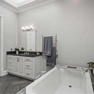 192613-Breakers-Elite-Remodeling-021-300x300