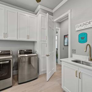 192613-Breakers-Elite-Remodeling-028-1-300x300