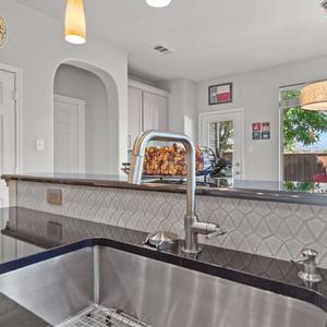 192919-Rauum-Elite-Remodeling-012-1-300x300