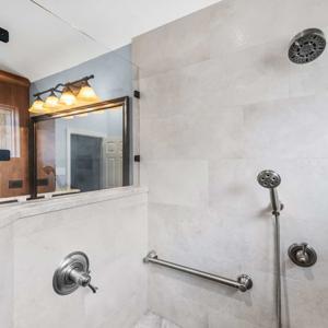 192926-Castleglen-Elite-Remodeling-004-2-300x300