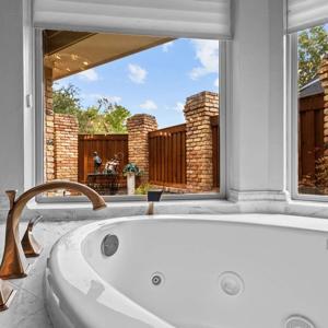 192930-Helen-Foster-Court-Elite-Remodeling-15-300x300