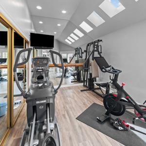 192930-Helen-Foster-Court-Elite-Remodeling-16-300x300