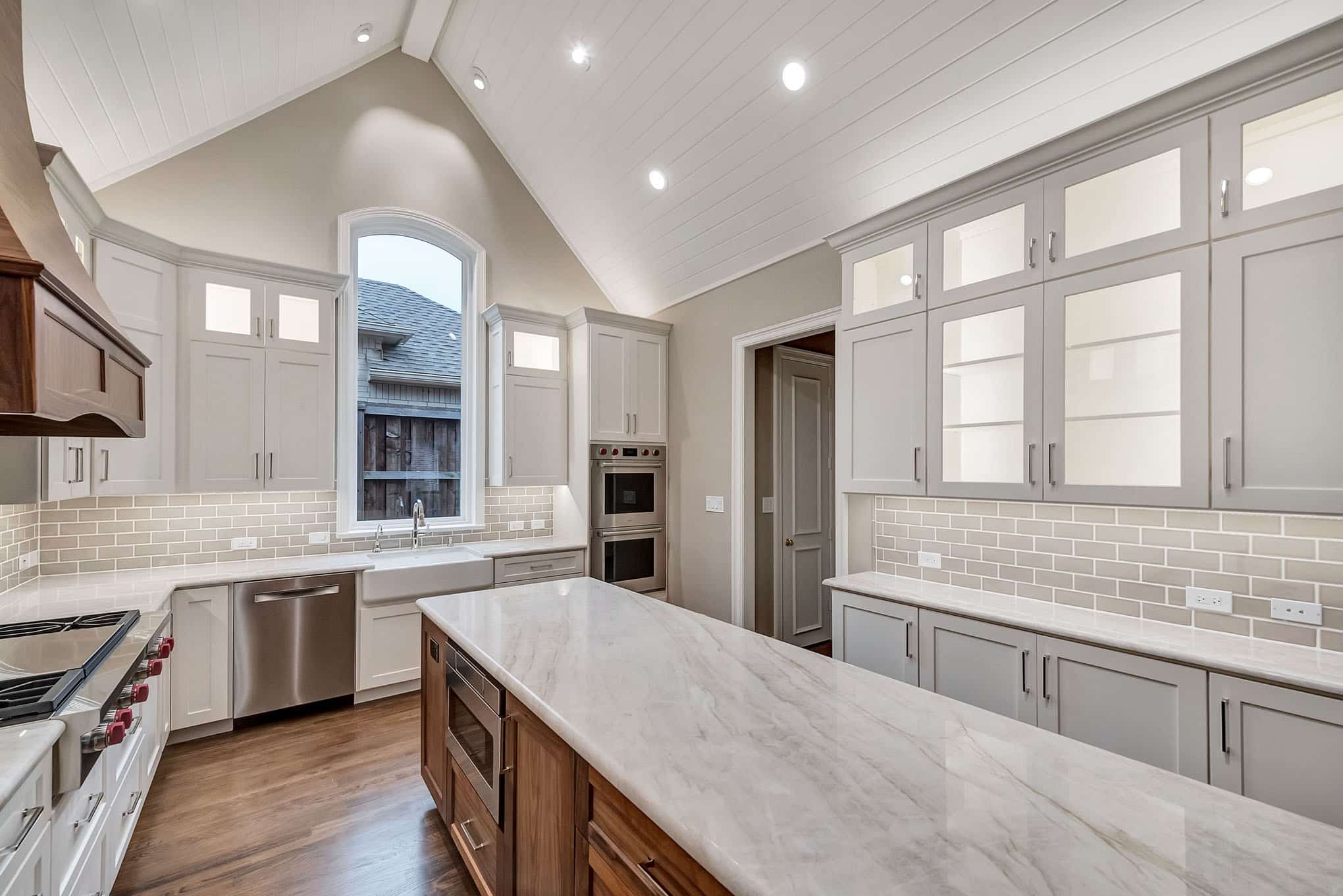 Minimaluxe Kitchens: Blending Texas Charm with 2025 Design Trends